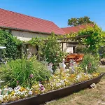Stunning In Neu Zauche Ot Caminche With Wifi 펜션