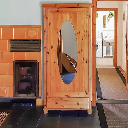 Holiday home Stunning In Neu Zauche Ot Caminche With Wifi